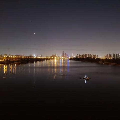 海河岸边那一抹夜色