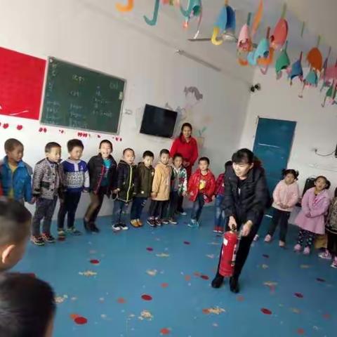 双佳幼儿园消防演练