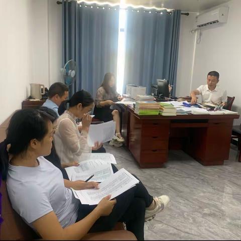 “教”以潜心，“研”以志远——明德中学“推门听课”教研活动