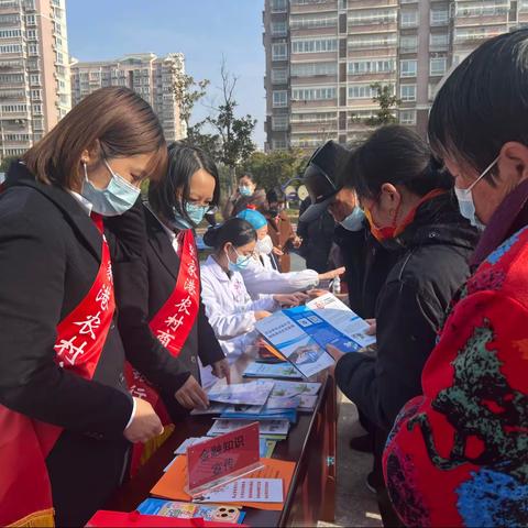 学习雷锋精神，弘扬时代新风——张家港农商行通州支行学雷锋活动