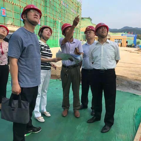 市住建局对鲁山县全省易地扶贫搬迁项目质量安全观摩会筹备情况进行技术指导