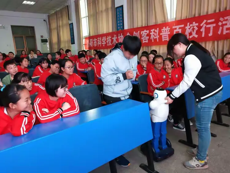 洛阳市洛龙区古城中学创客校园行活动成功举办