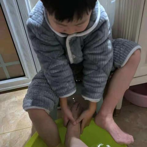 硒都小学209班易懋鑫