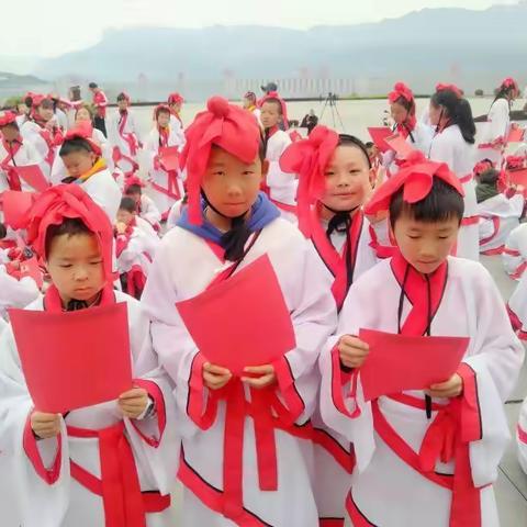 传承中华美德，争做时代少年---【第3天】传承文明拜忠魂，高峡平湖颂豪情。