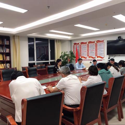 8月30日晚，杨艳玲召开万泰网格创城工作推进会