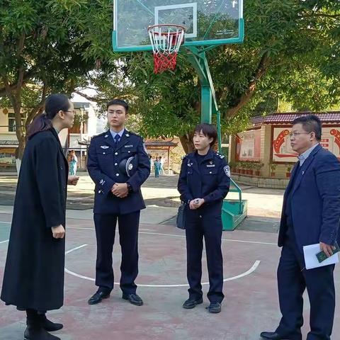 法治护航    健康成长                        ——百色市右江区东笋小学开展法治教育进校园活动