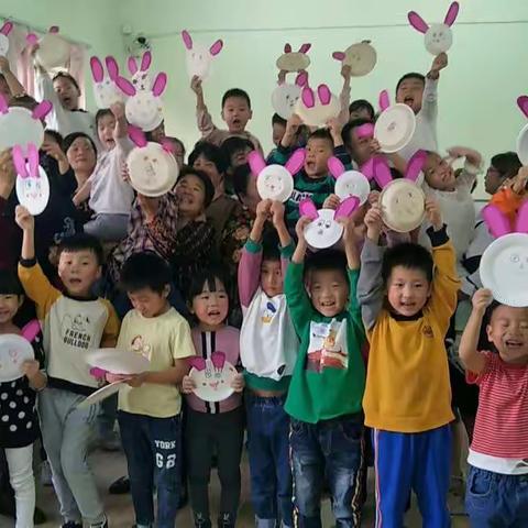 新东方幼儿园复兴一班快快乐乐过中秋！