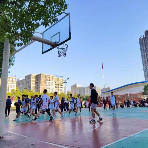 挑战地心引力，引爆篮球魅力——2117班篮球比赛风采