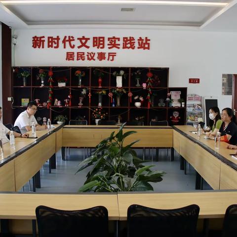 “夏送清凉 情暖社区”中铁物贸武汉公司慰问秦园路社区