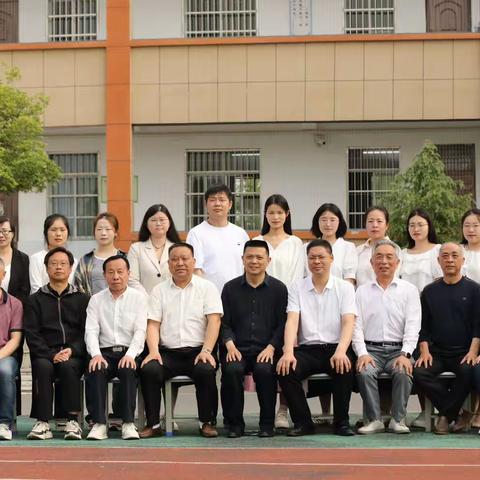 青蓝携手，薪火相传｜安陆工业技术学校高中部“老带新”活动