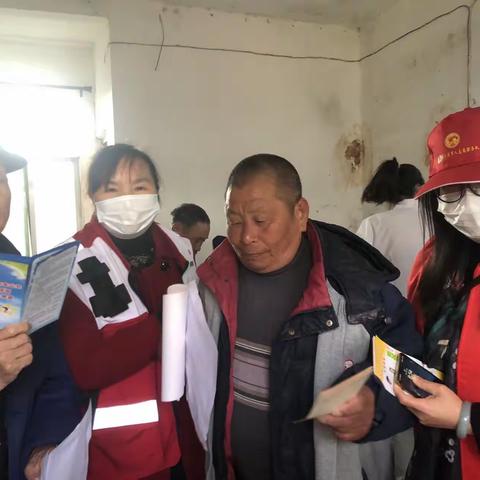 学雷锋--“敬老院里送健康，义诊活动暖人心”