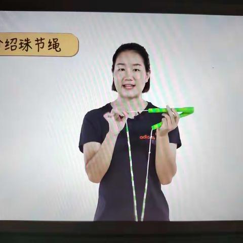 假期里孩子们需要学习跳绳，发现一节专业老师教授课程，推荐给大家共同学习跳绳。跳绳进阶课程