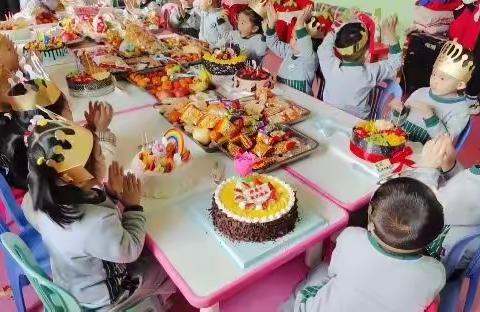 🎀祝英才幼儿园小班🌸三月份生日的宝贝们🎉生日快乐🎉