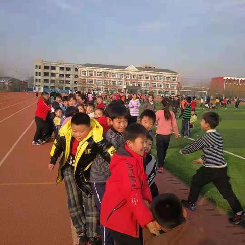 “庆元旦·迎冬奥”--记4.3班级拔河比赛暨联欢活动