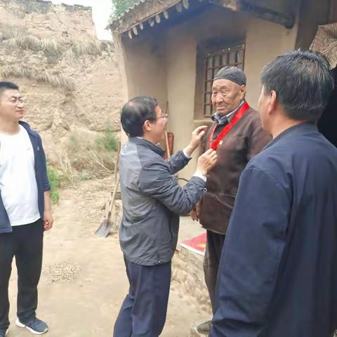 感受爱党情怀，坚定前行意志——市体校党支部开展慰问老党员活动