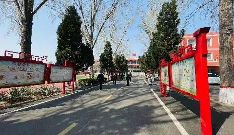 共话新教育，借鉴促提升