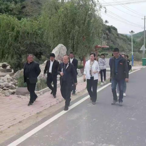 支持村内建设 谋求人民幸福