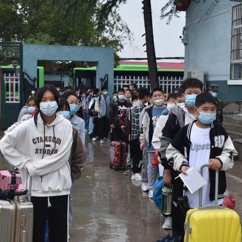 平顶山市第十中学、第十八中学劳动实践活动纪实