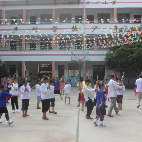 广西三江：八江河畔涛声涌，笙歌扬