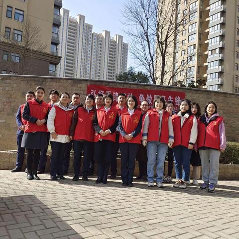 “弘扬雷锋精神 争做服务先锋”芊域溪源社区党支部开展学雷锋志愿服务活动