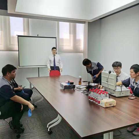 临空支行远赴金山开展企业微沙龙活动