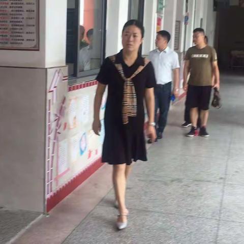 筑安全长城，扬八小风貌