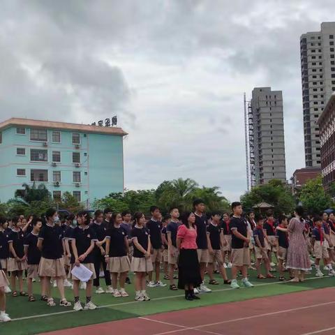 防震减灾演练 筑牢安全防线” ——定安山高学校 防震演练