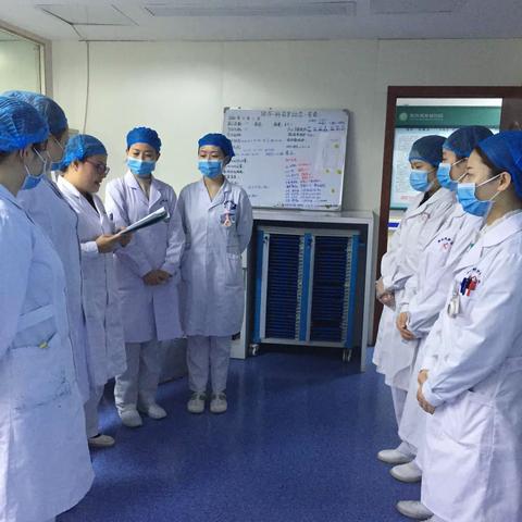 加强护士业务学习，提升护理服务质量