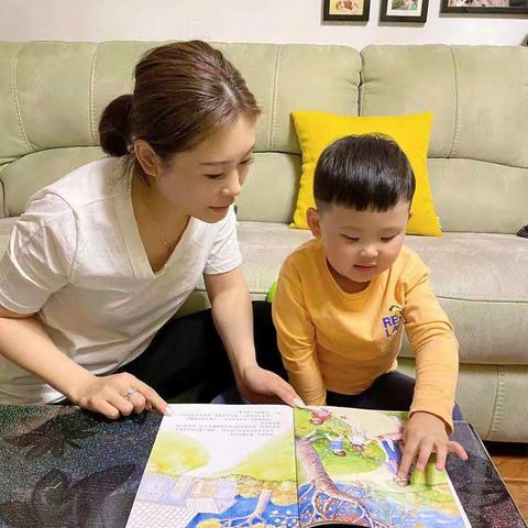【家园互动】亲子共阅读，读书伴成长——通辽市蒙古族幼儿园小三班第一小组亲子阅读活动