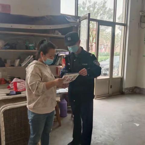 殷巷派出所深入辖区快递站点进行禁毒宣检