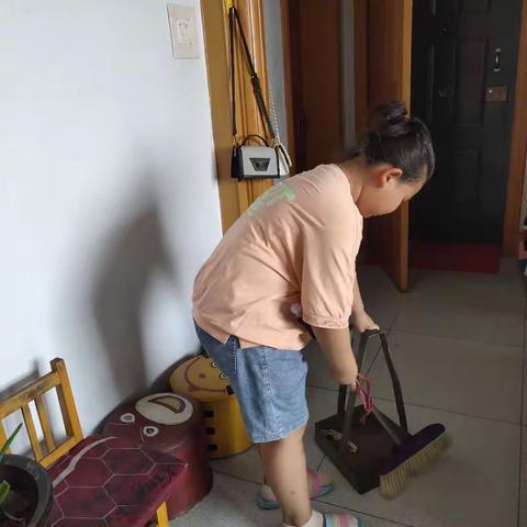 做家务，强本领，争做劳动小能手——二中附小黄金悦假期劳动生活