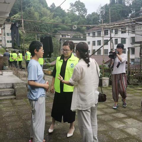 播撒仁爱  回馈社会