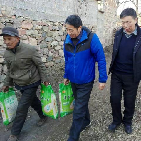 市人防办到帮扶村上八里村开展暖冬入户对接活动