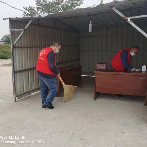 泾干街道大训堡村组织开展"双城同创"志愿服务活动。