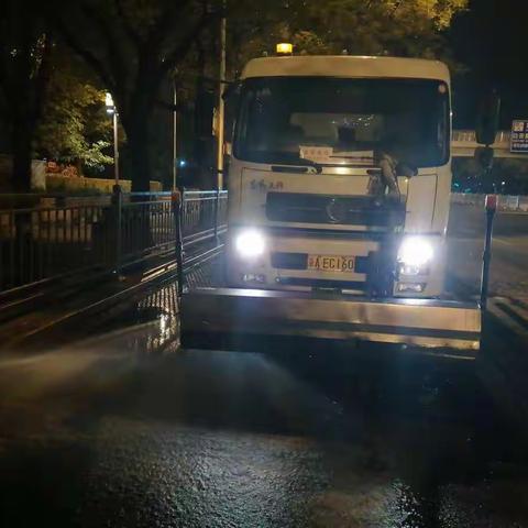 11月7日月坛地区机械降尘作业照片