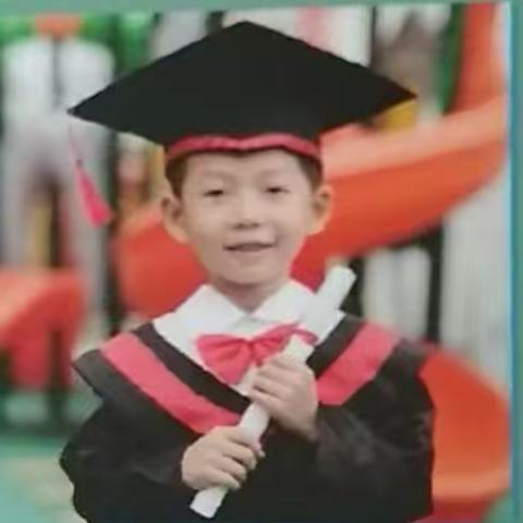 我李明峰幼儿园毕业啦！2018年7月