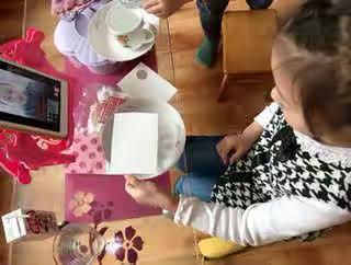 迪斯尼幼儿园大二班实验来喽！