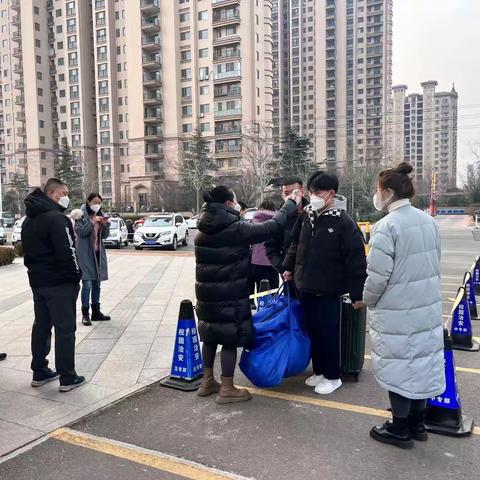 知识的花朵散发芬芳，幸福的课堂绽放光芒。