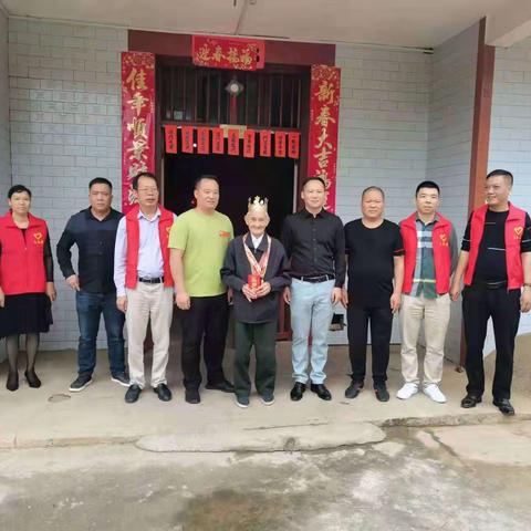 百岁老兵过生日，重阳敬老暖人心