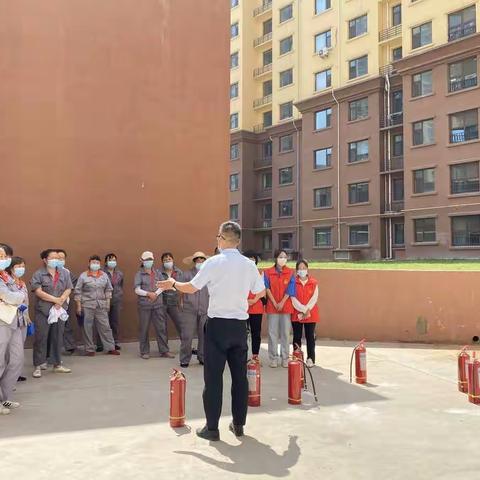 开展消防演练 筑牢安全防线————西街街道颐龙湾社区