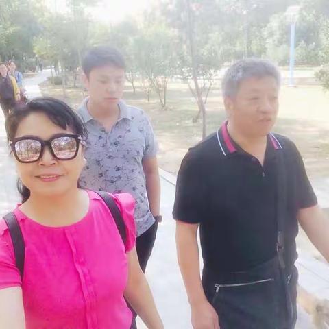 十一家人公园游玩儿