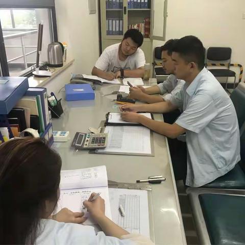 运行车间班前会——对中共西安市自来水有限公司纪检查委员会文件的学习