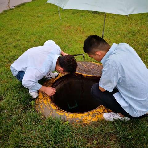 夏季连续暴雨——对清水池加强巡视和隐患排查