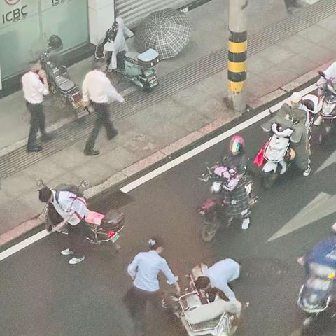 【福安支行营业部】连绵阴雨不断 农行暖心不停