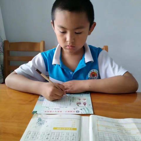 张轩的假期生活