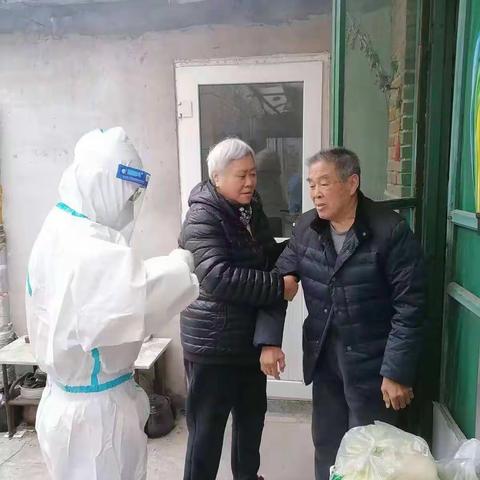 【泉心泉力】临湖社区“大白”上门服务，特殊群体不用愁