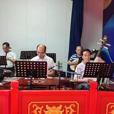 遂溪金声曲艺社“九九重阳”喜迎“二十大”文艺演出活动