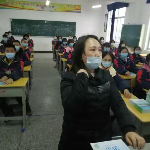 走近课服（洪江市实验中学音乐社团活动）