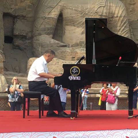 怀念恩师 ：我的钢琴老师于立    ——李恒林