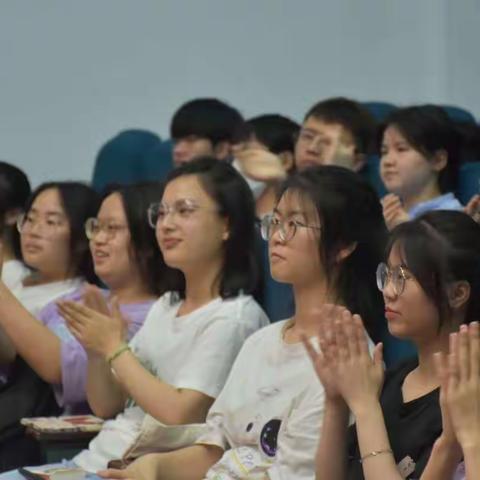 湖南民族职业学院：为构建和谐校园生活，提高学生社会交往和实践能力联合岳阳市枫树小学举办见习宣讲活动。